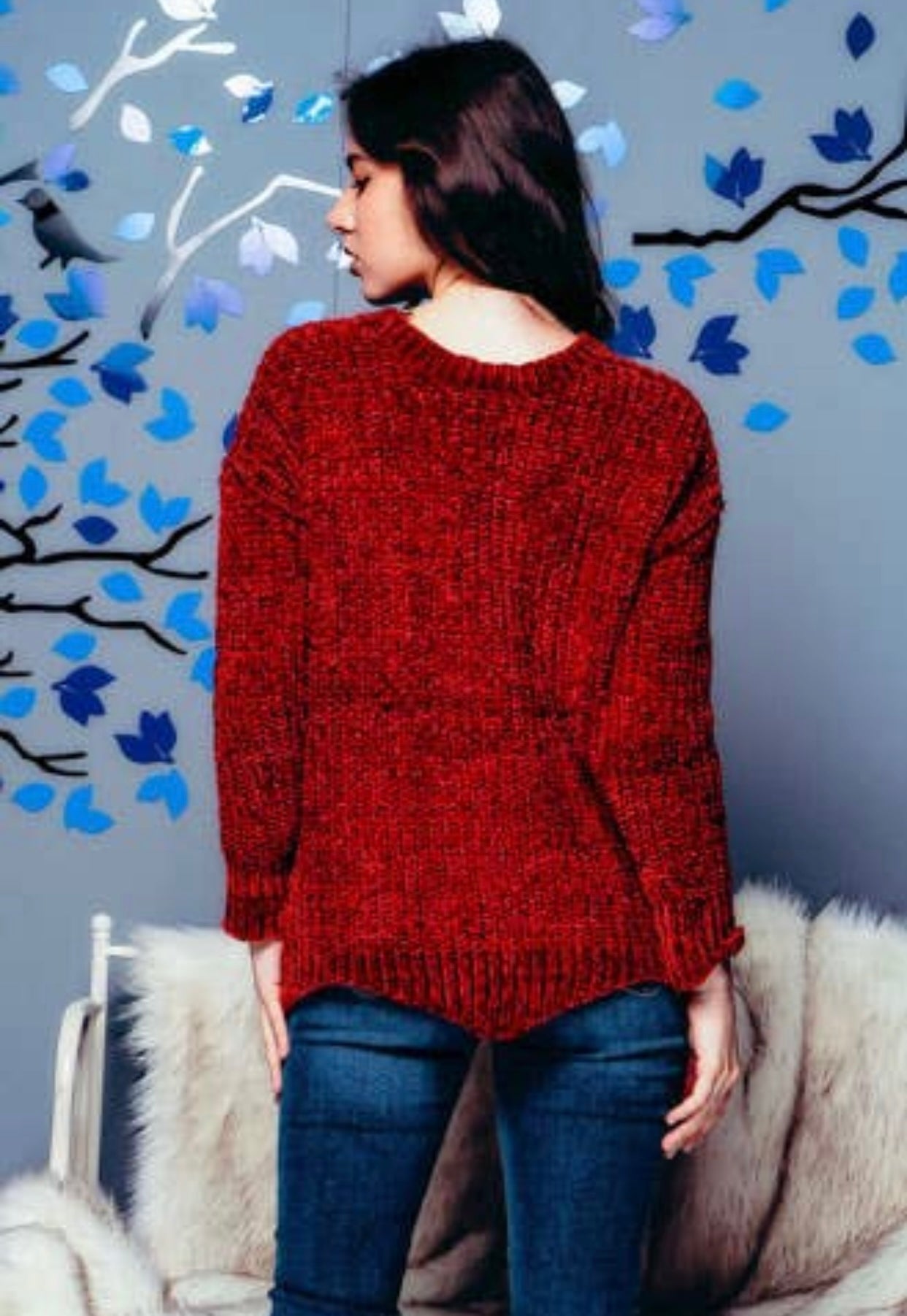 Chunky knit pullover made out of shiny chenille yarn knitting. Has a beautiful scalloped hem